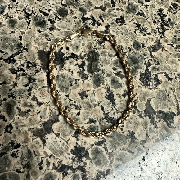 10K Gold Diamond Cut Chain Bracelet - Picture 3 of 5